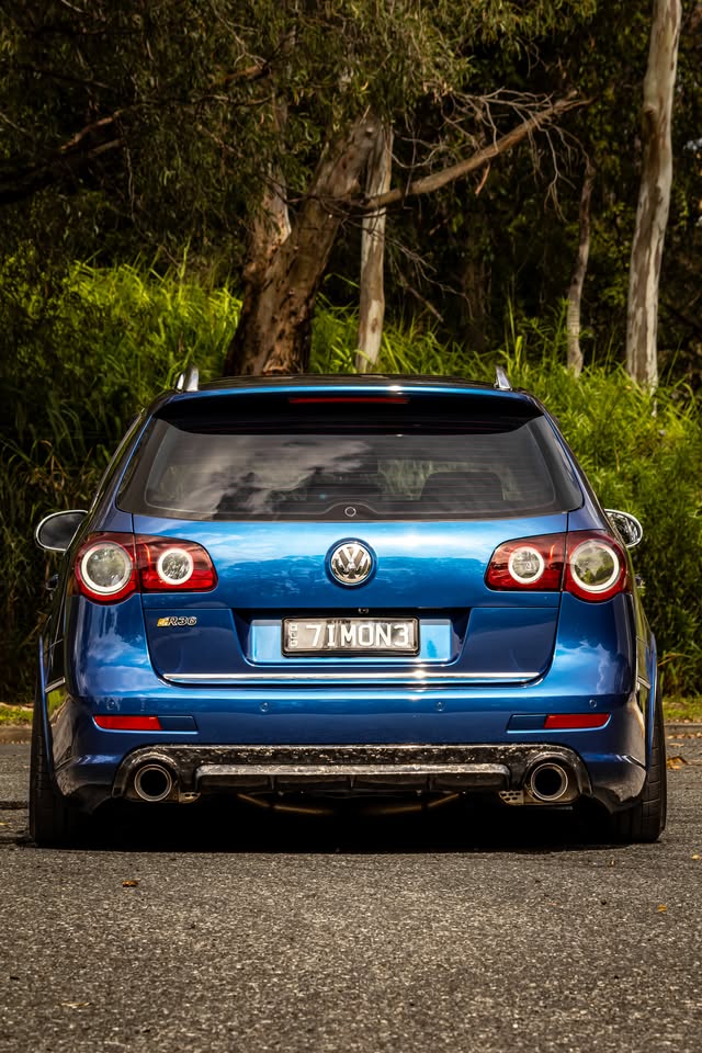 Rear view of Timone’s blue Passat R36